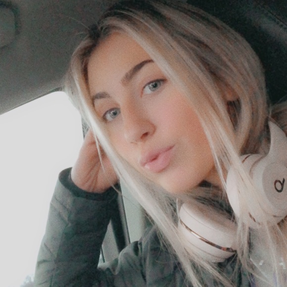 Meet your Posher, Sonya - Picture 1 of 1